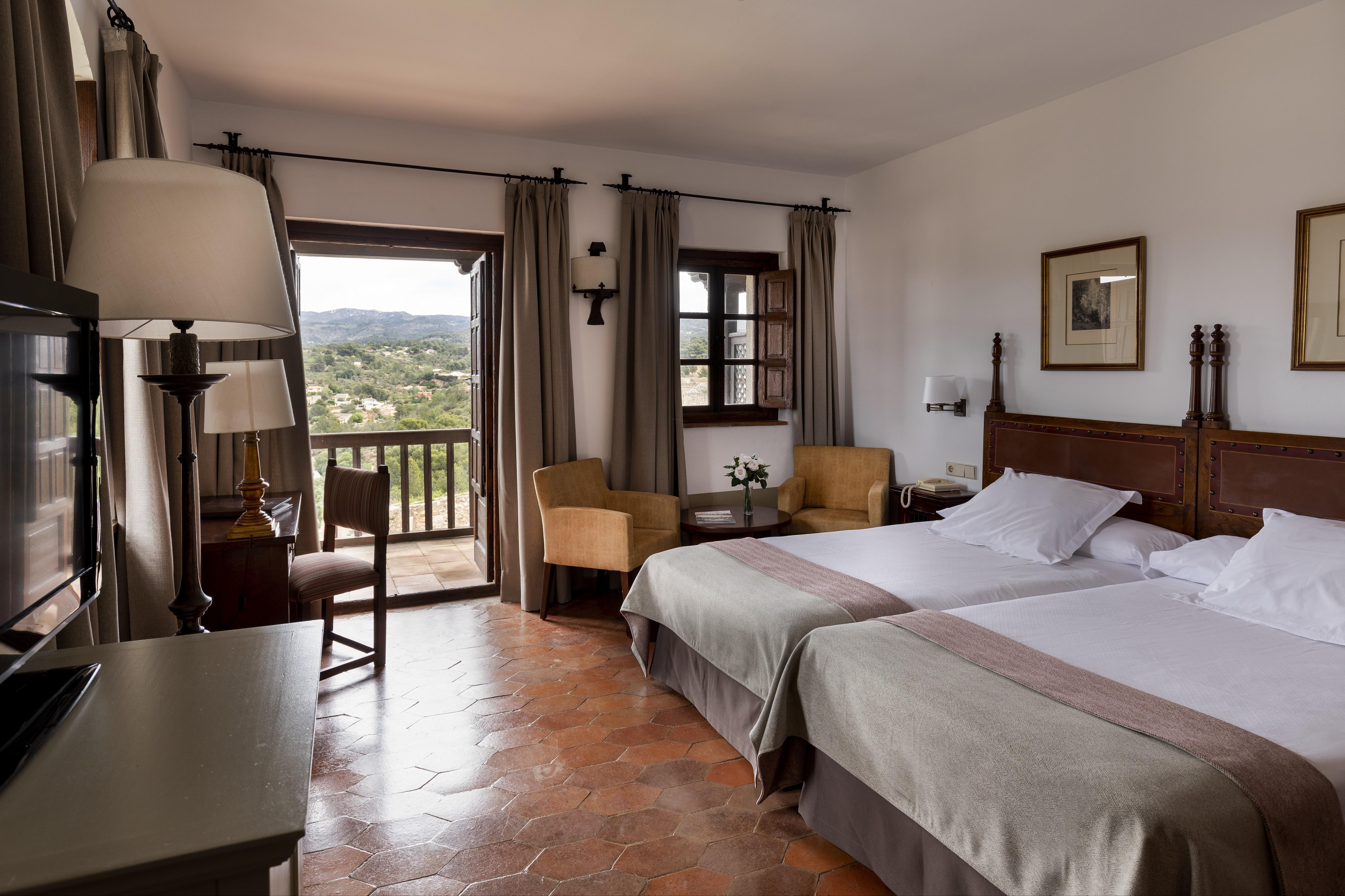Parador De Tortosa Luaran gambar
