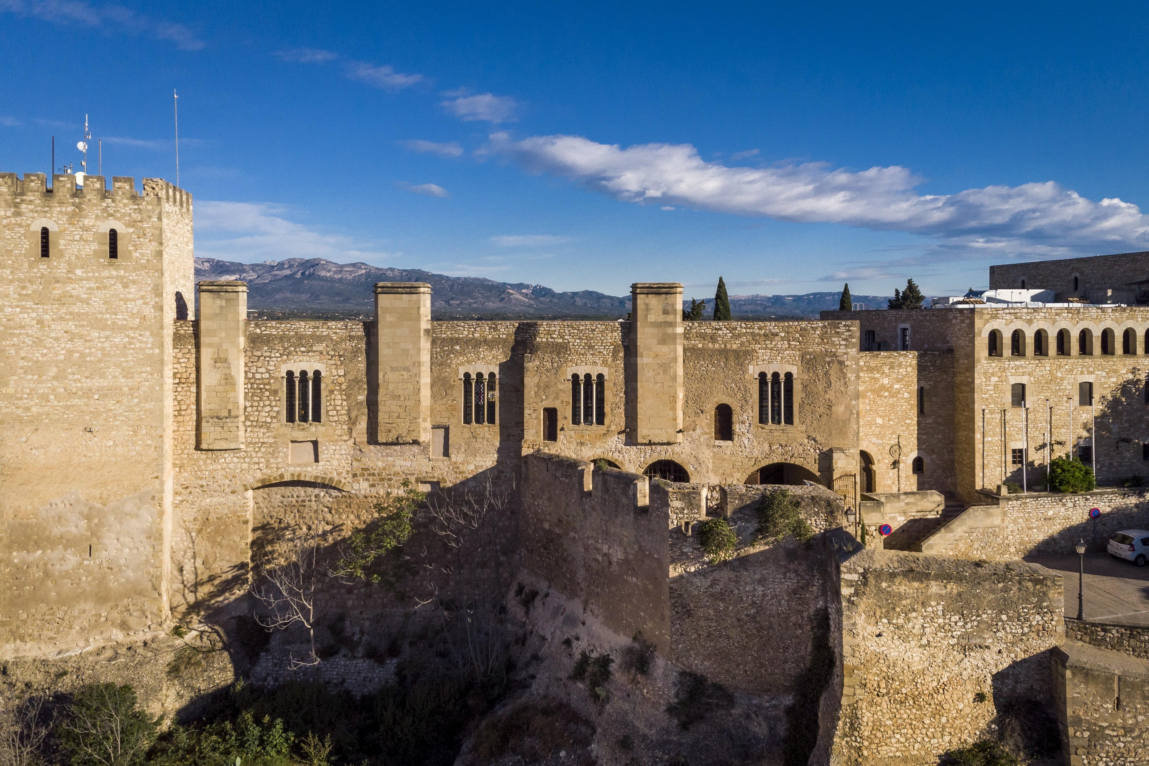 Parador De Tortosa Luaran gambar