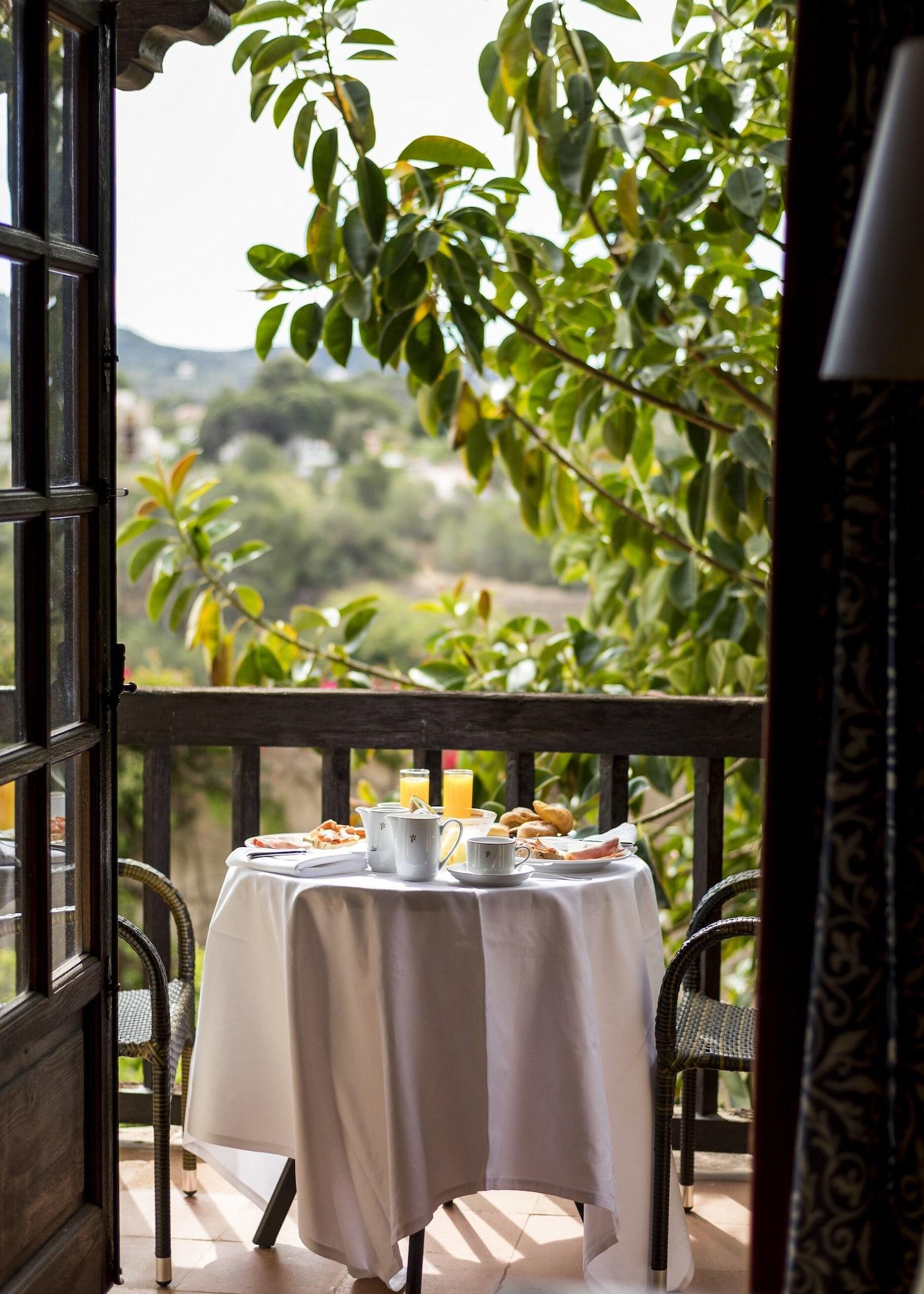 Parador De Tortosa Luaran gambar