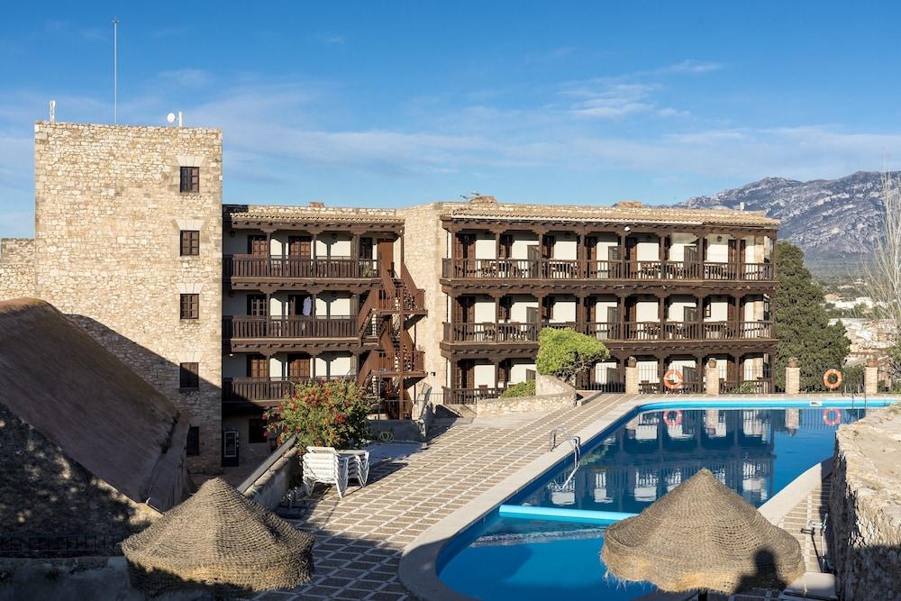 Parador De Tortosa Luaran gambar