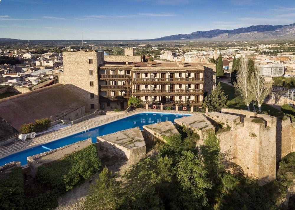 Parador De Tortosa Luaran gambar