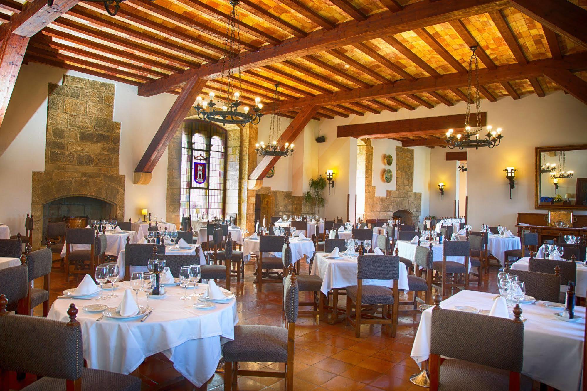 Parador De Tortosa Luaran gambar