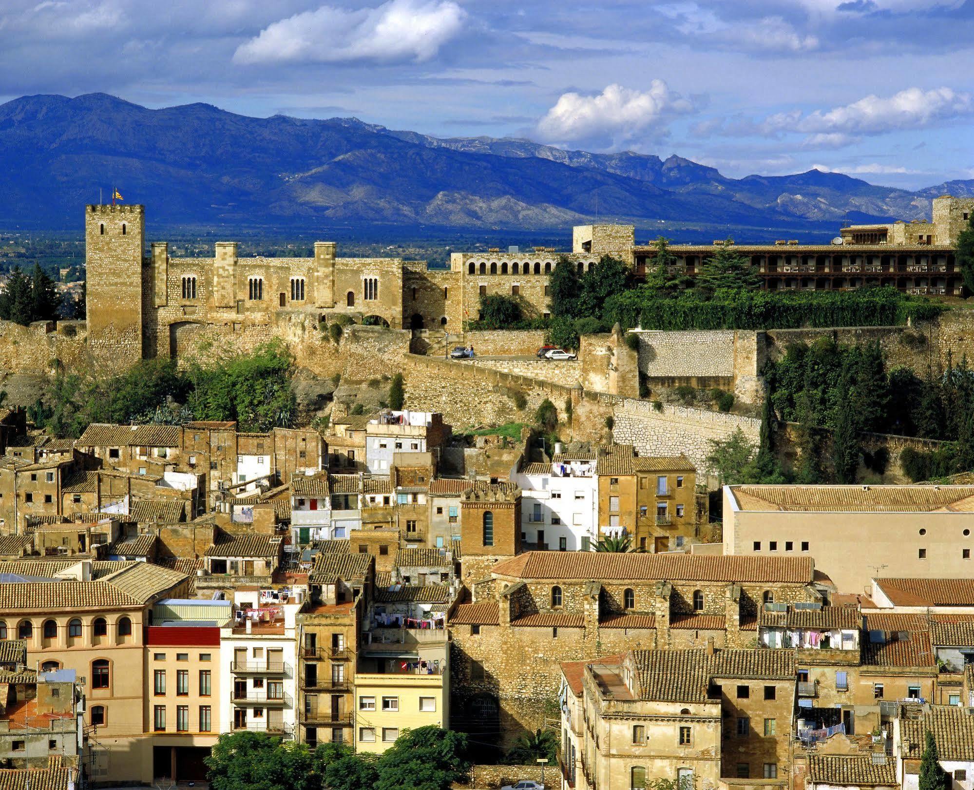 Parador De Tortosa Luaran gambar