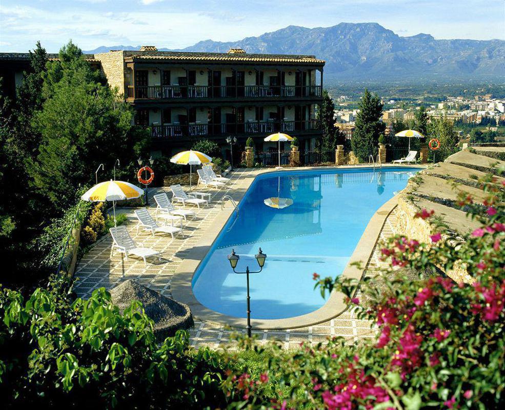 Parador De Tortosa Luaran gambar