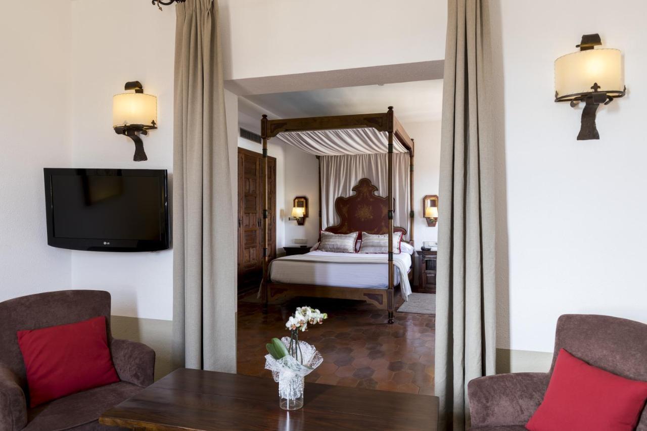 Parador De Tortosa Luaran gambar