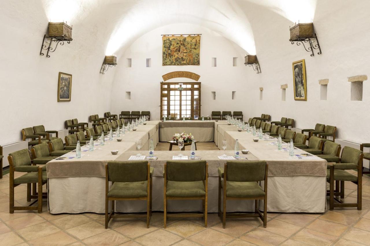 Parador De Tortosa Luaran gambar