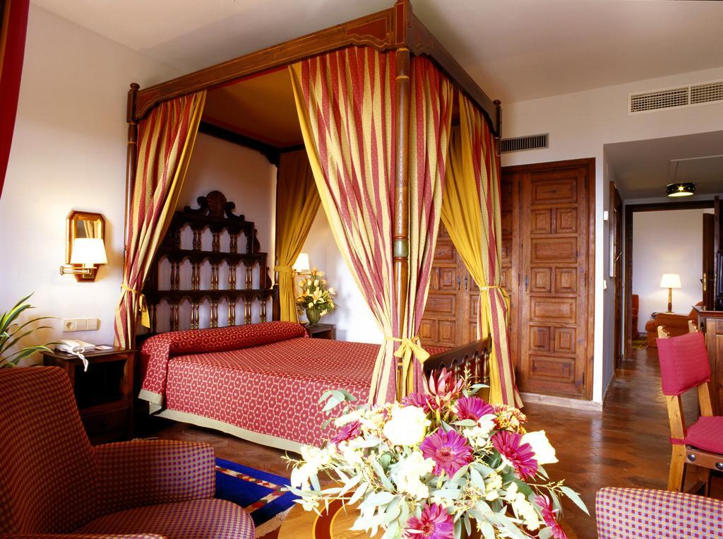 Parador De Tortosa Luaran gambar