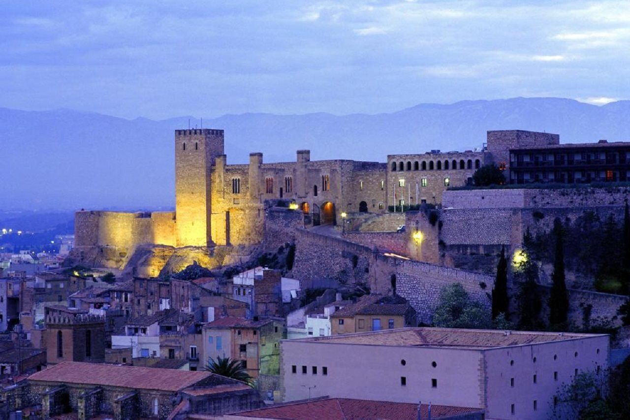Parador De Tortosa Luaran gambar
